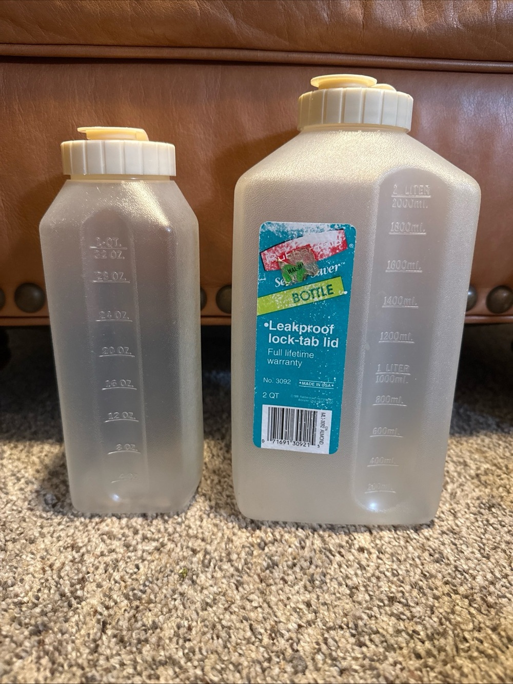 2 Vtg Rubbermaid Almond Lids Beverage Drink Bottle ~ 1 & 2 Quart